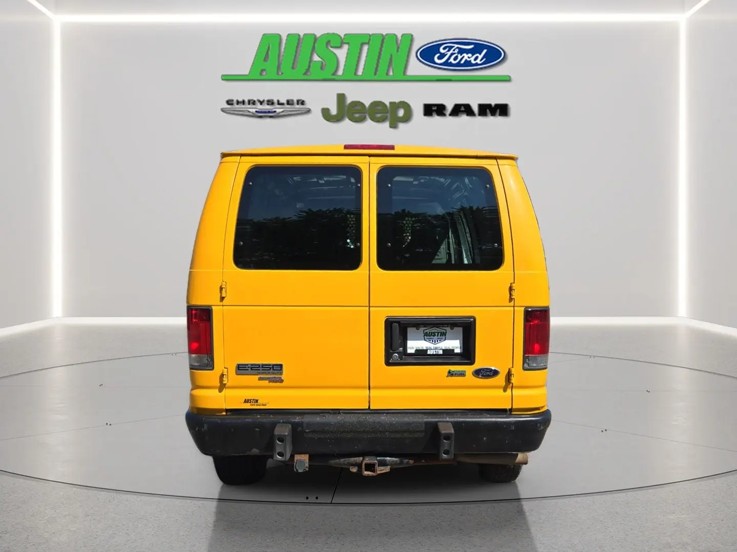 2012 Ford E-Series E-250 Van photo 4