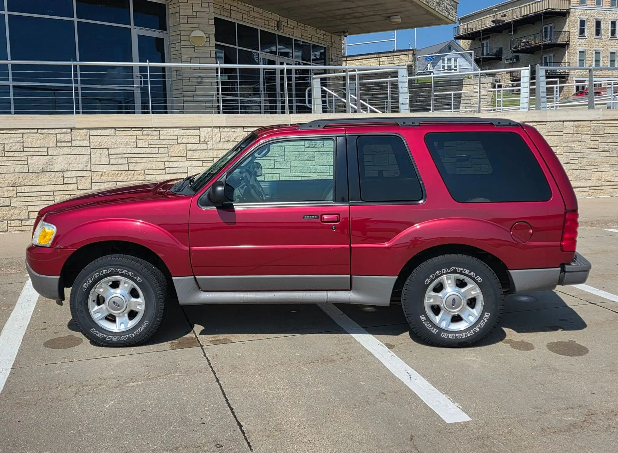 2003 Ford Explorer XLS 4WD Auto's photo