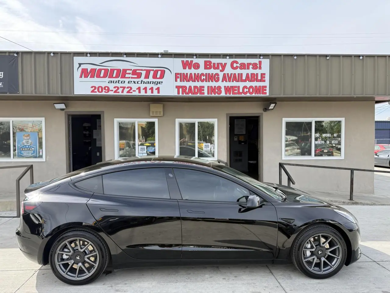 Vehicle Image 2