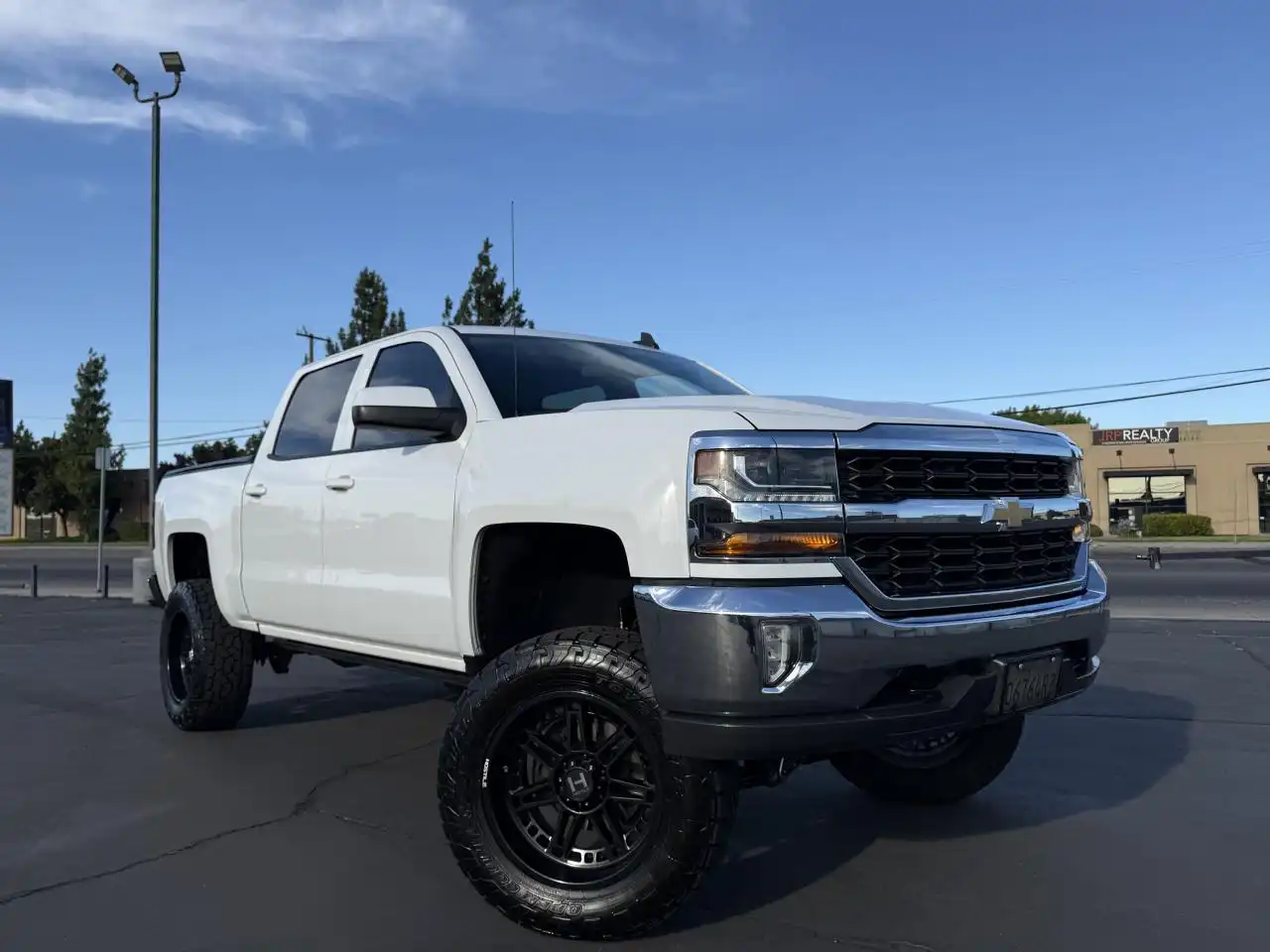 2018 Chevrolet Silverado 1500 LT 4X4 Crew Cab Short Box's photo