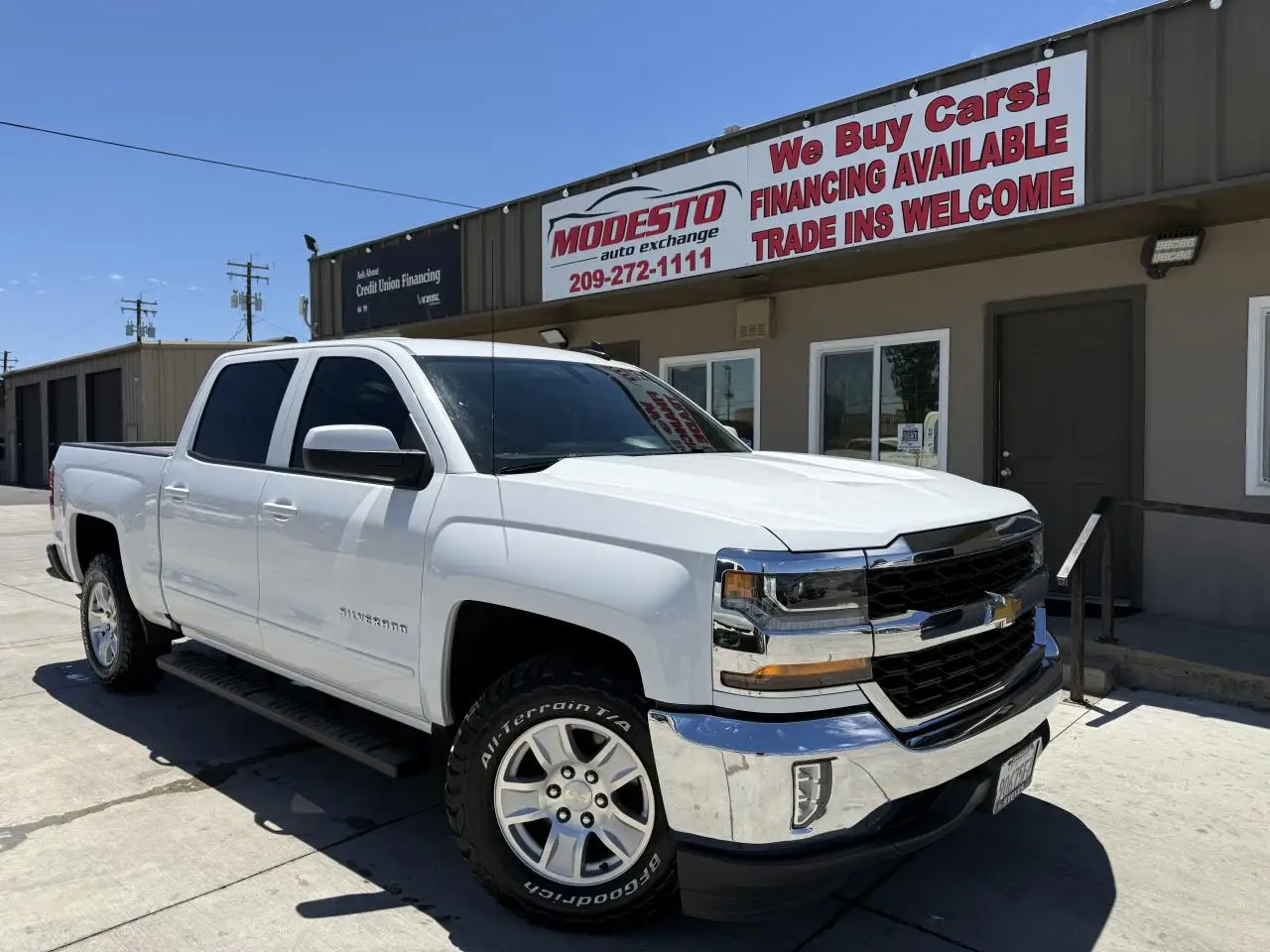 2018 Chevrolet Silverado 1500 LT Crew Cab Short Box photo 1