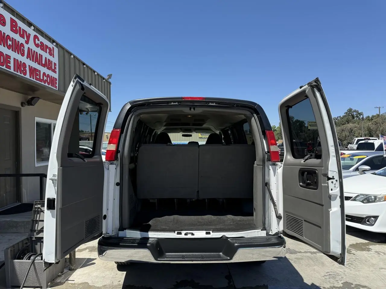 2014 Chevrolet Express 2500 LS photo 5