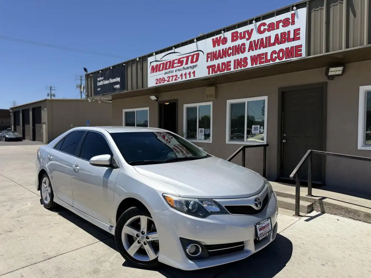 2014 Toyota Camry 2.5 Auto SE's photo