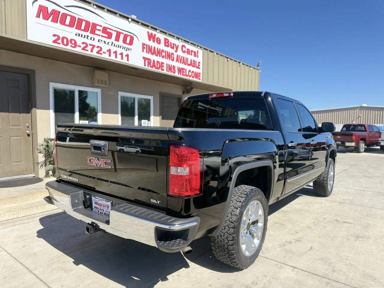 2015 GMC Sierra 4WD Crew Cab SLT SWB photo 3