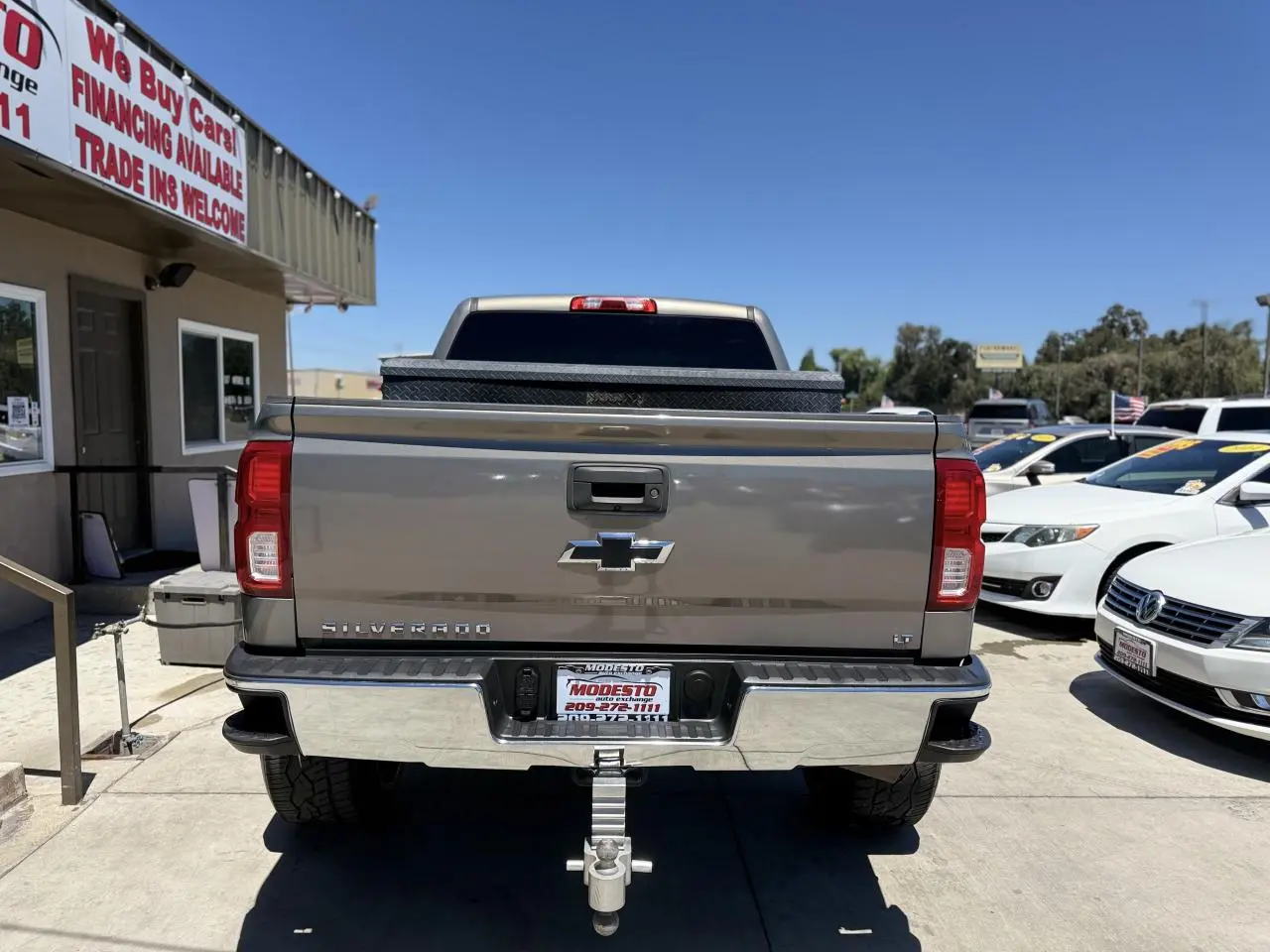 2017 Chevrolet Silverado 1500 LT Crew Cab Short Box photo 4