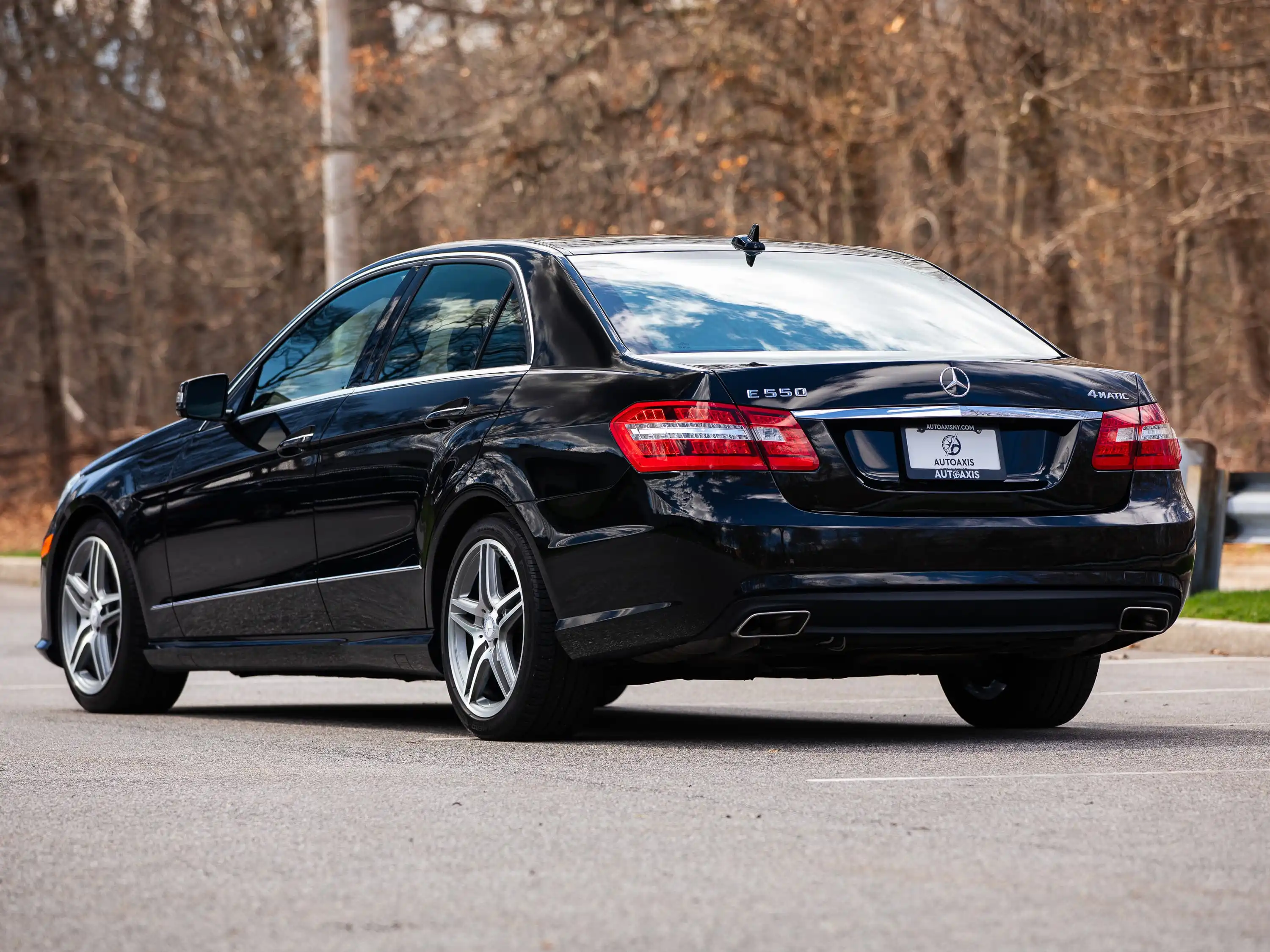 2011 Mercedes-Benz E-Class E550 Luxury 4MATIC's photo