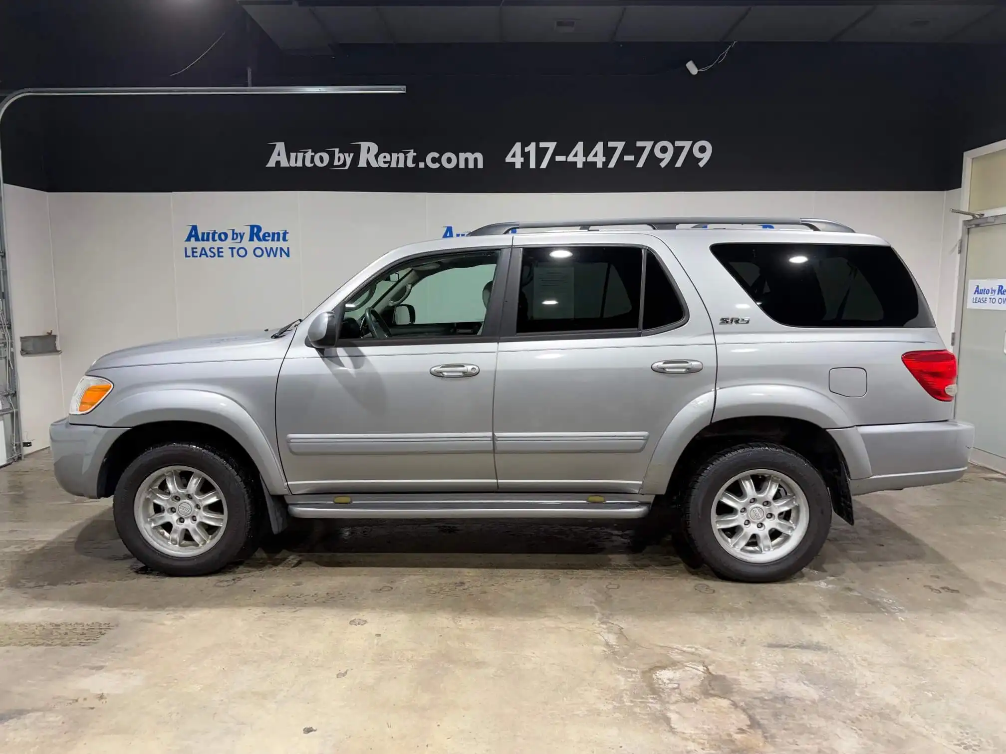 2005 Toyota Sequoia SR5's photo
