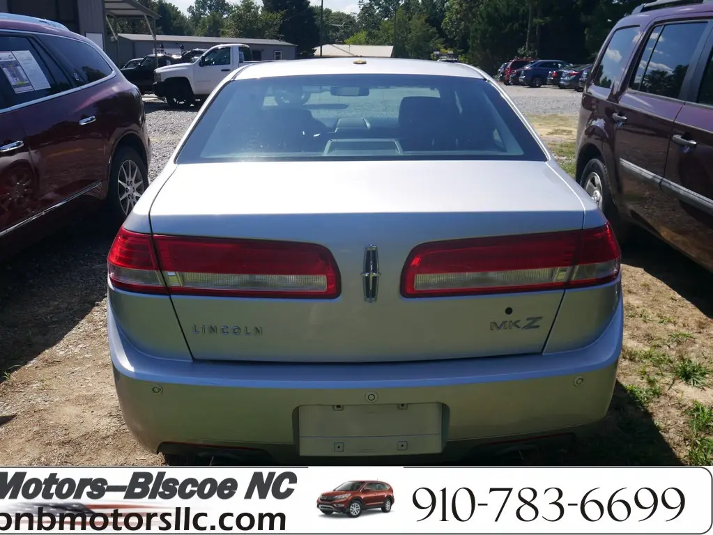 2012 Lincoln MKZ V6 photo 4
