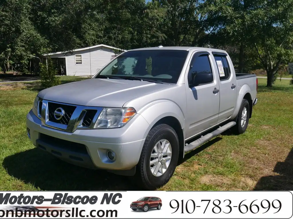 2016 Nissan Frontier 4.0 SV Crew Cab 2WD Auto SWB's photo