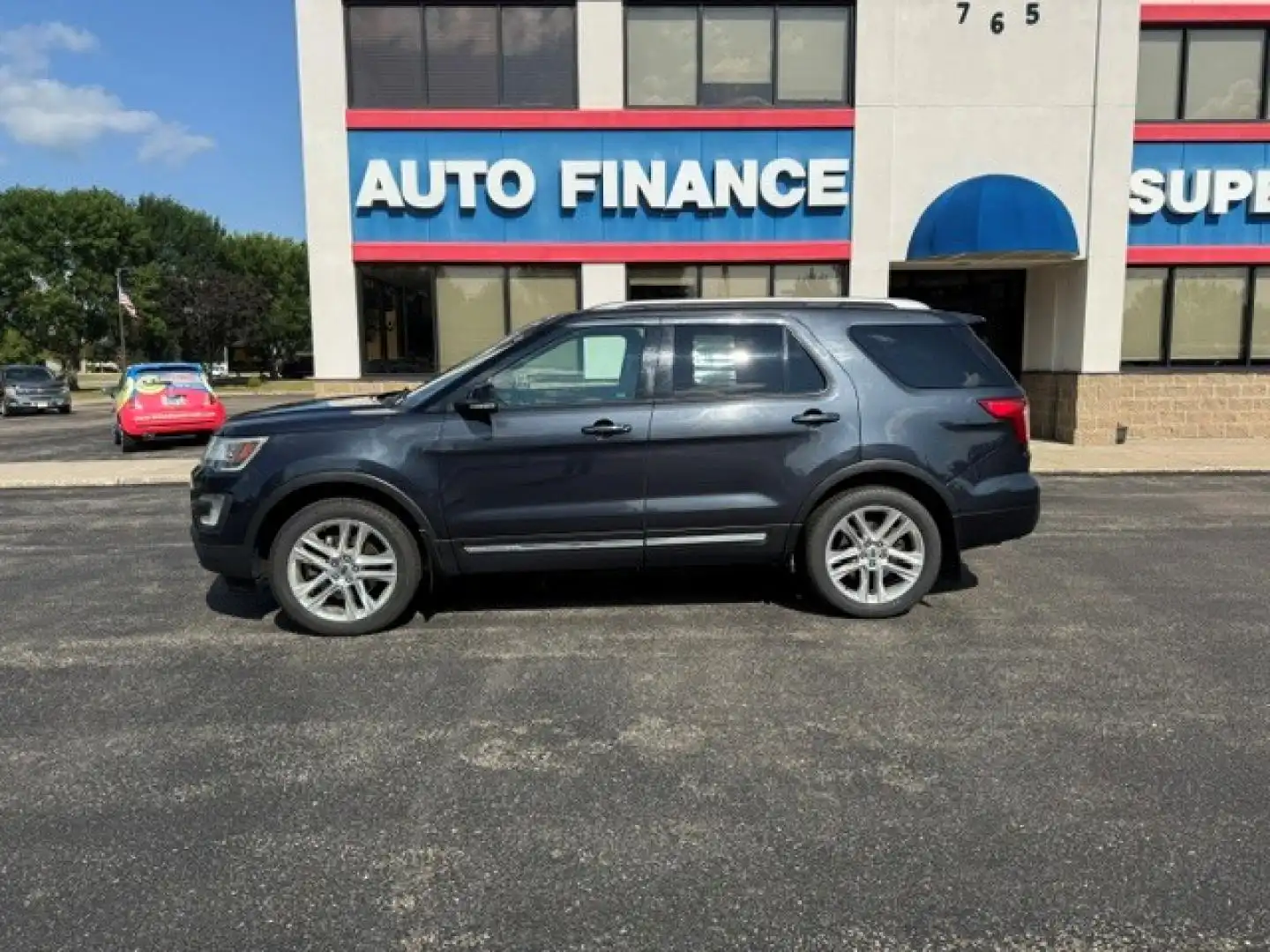 2017 Ford Explorer XLT 4WD's photo