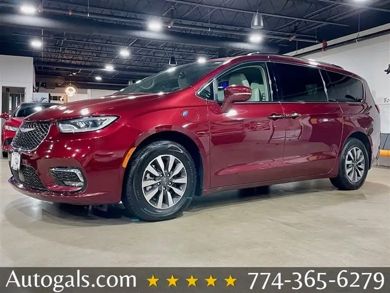2021 Chrysler Pacifica Hybrid Touring L's photo