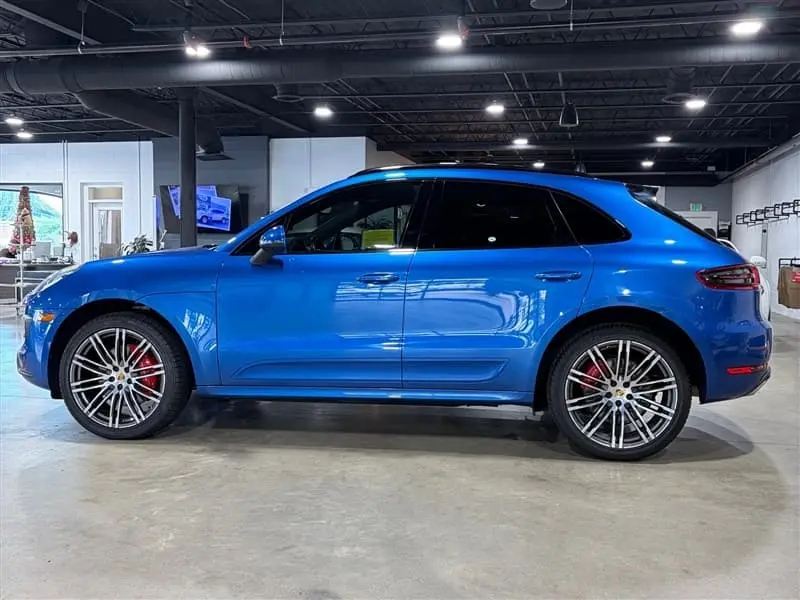 2017 Porsche Macan Turbo photo 3