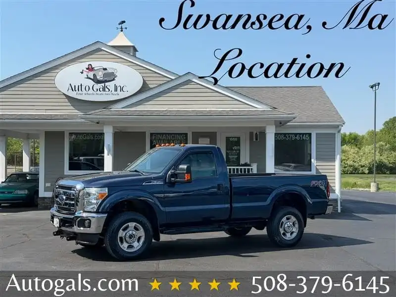 2015 Ford F-350 XLT 4WD Regular Cab SRW 137 in's photo