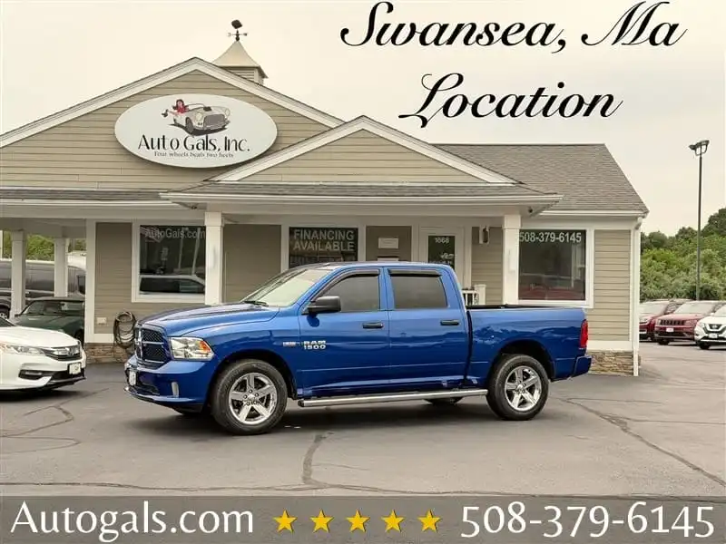 2018 RAM 1500 Express 4WD Crew Cab 5'7's photo