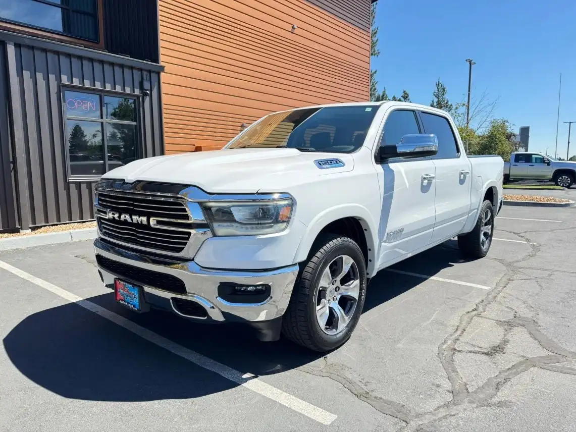 2022 RAM 1500 Laramie 4x4 Crew Cab 5'7's photo