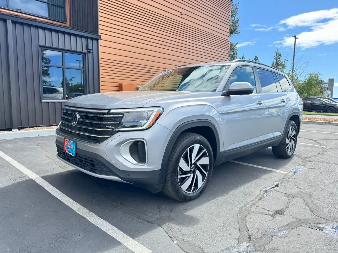 2025 Volkswagen Atlas 2.0T SE w/Tech 4MOTION photo 1