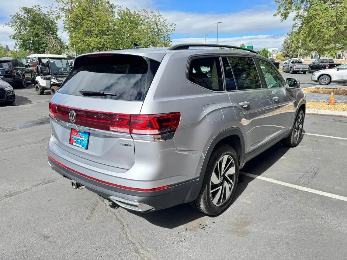 2025 Volkswagen Atlas 2.0T SE w/Tech 4MOTION photo 5