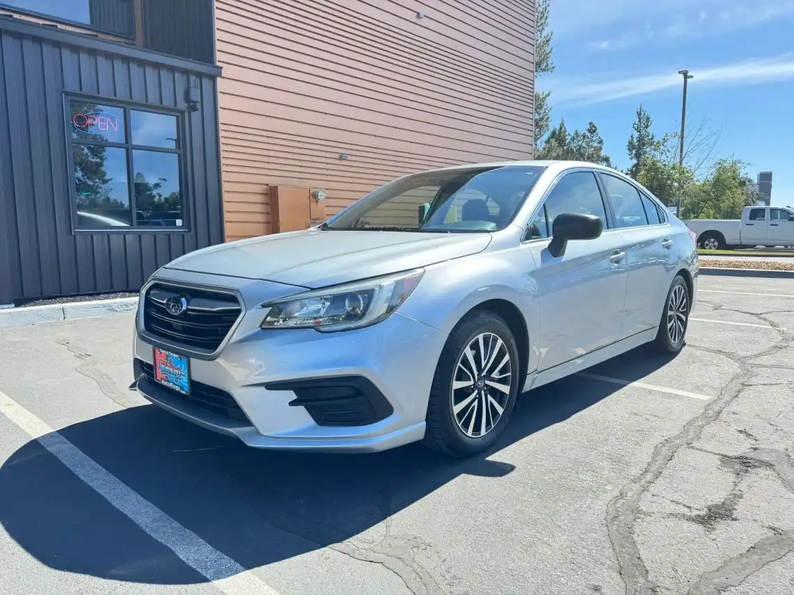 2019 Subaru Legacy 2.5i's photo