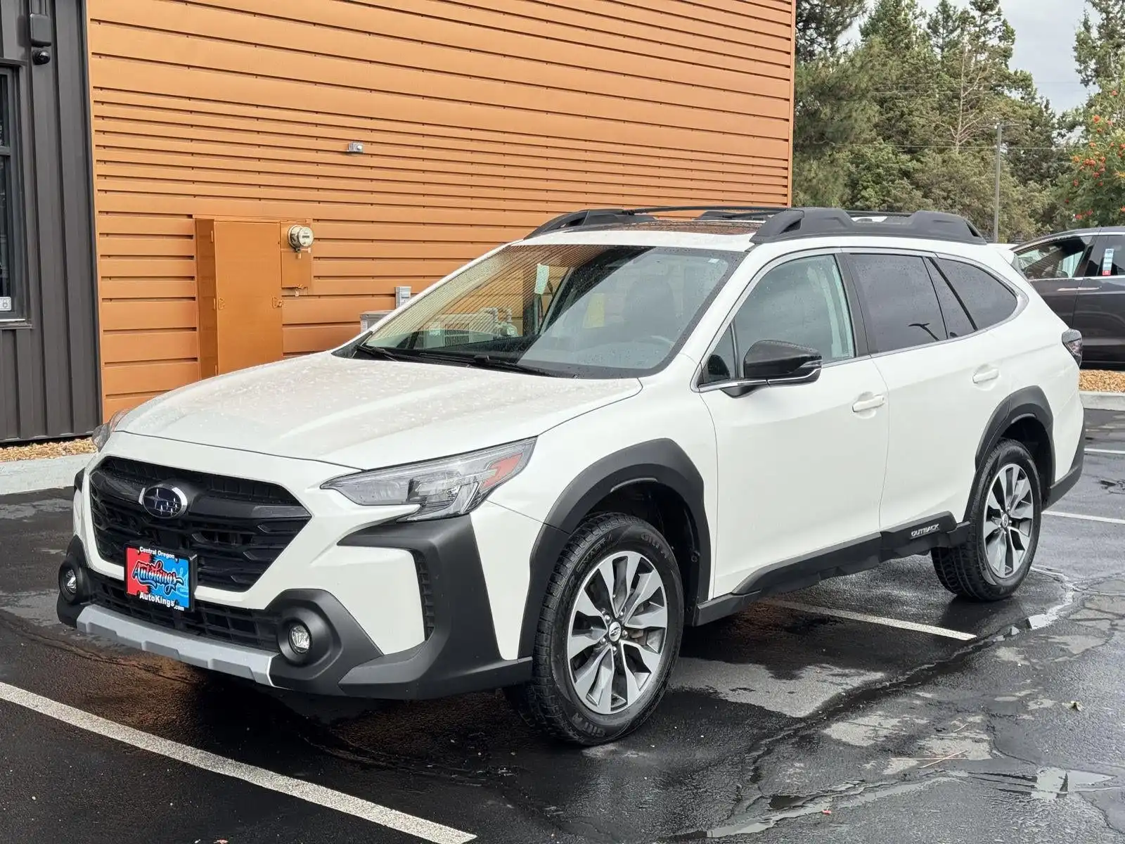 2023 Subaru Outback Limited's photo
