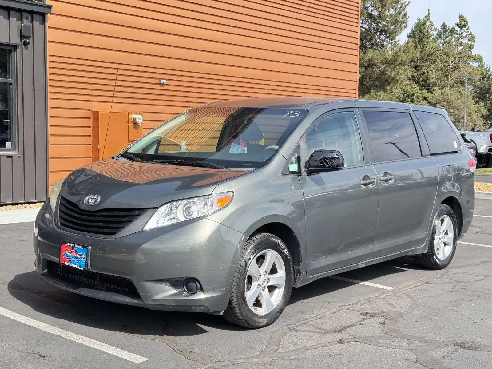 2012 Toyota Sienna LE L4 8-Passenger's photo