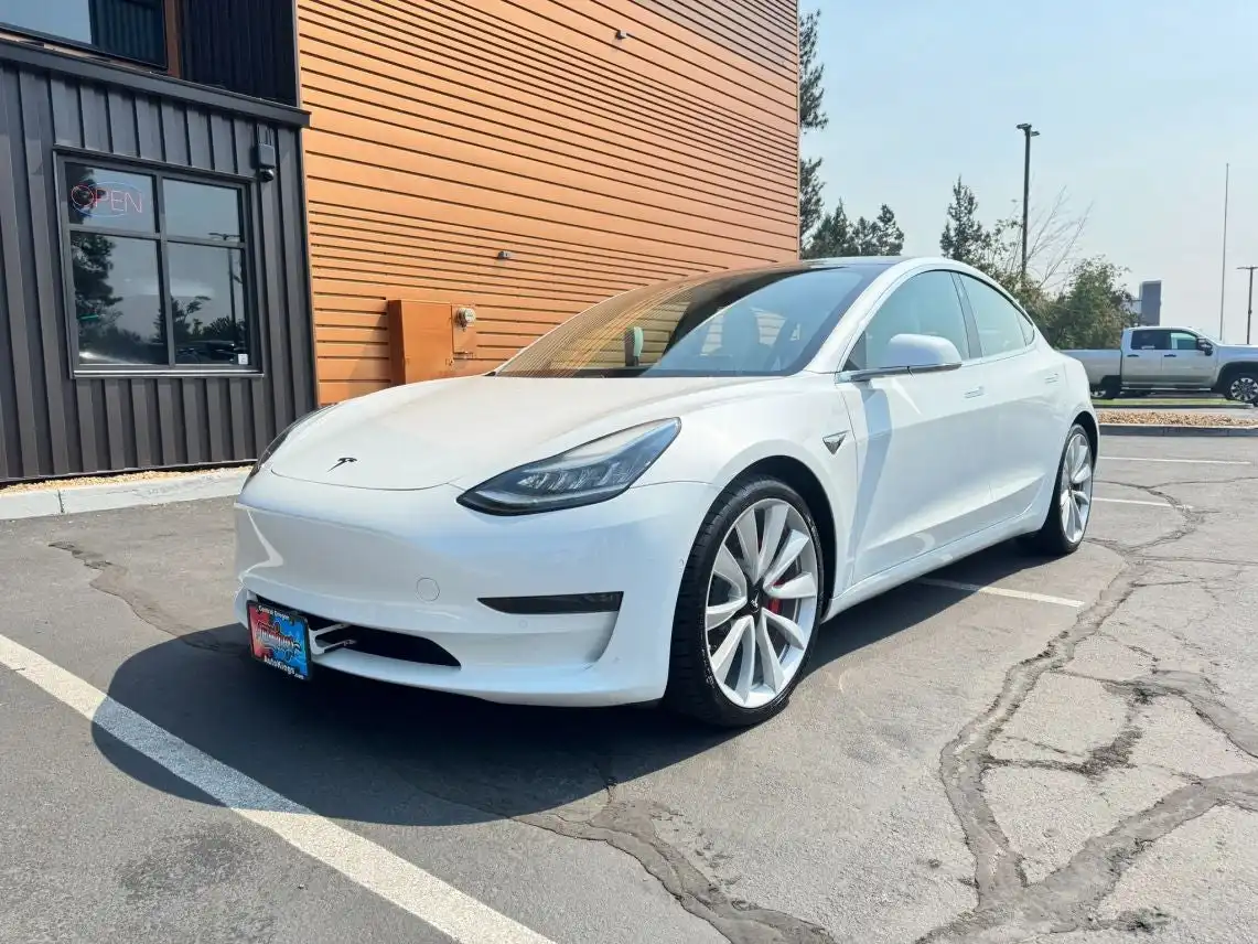2018 Tesla Model 3 Long Range Dual Motor All-Wheel Drive's photo