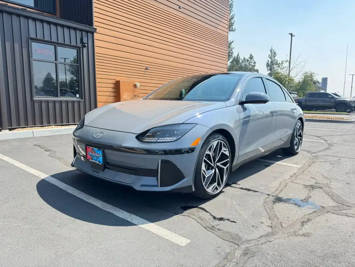 2024 Hyundai Ioniq 6 Limited RWD's photo