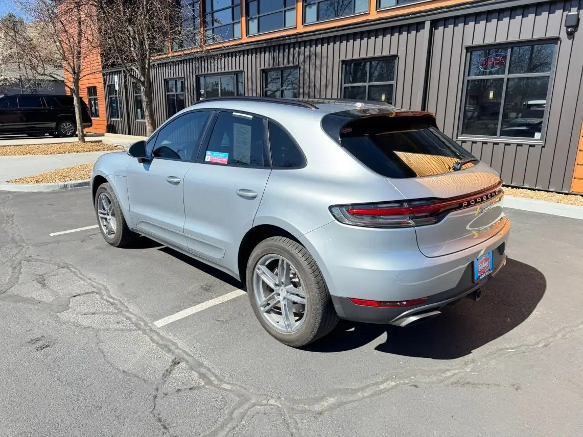 2019 Porsche Macan Base photo 3