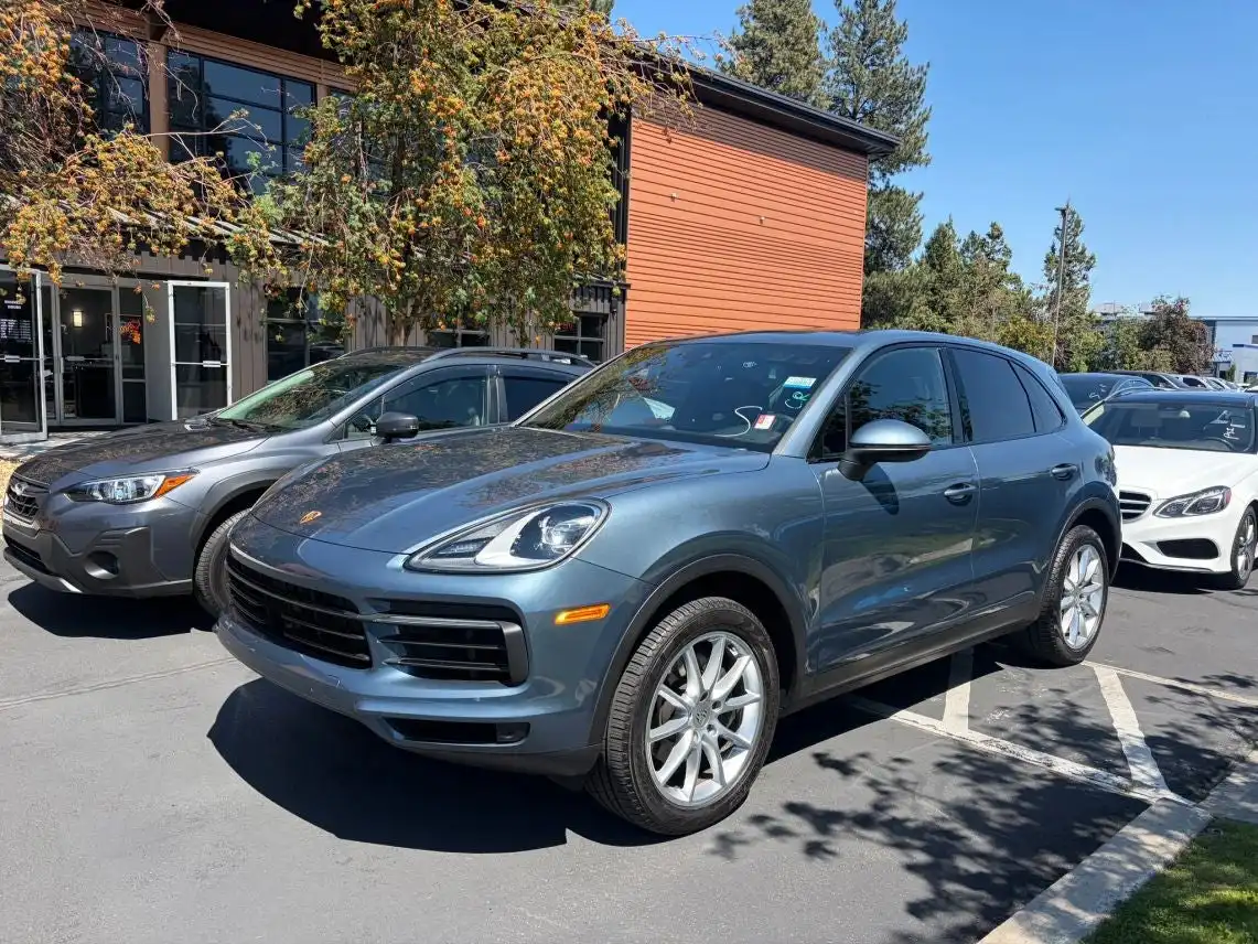 2019 Porsche Cayenne Base's photo