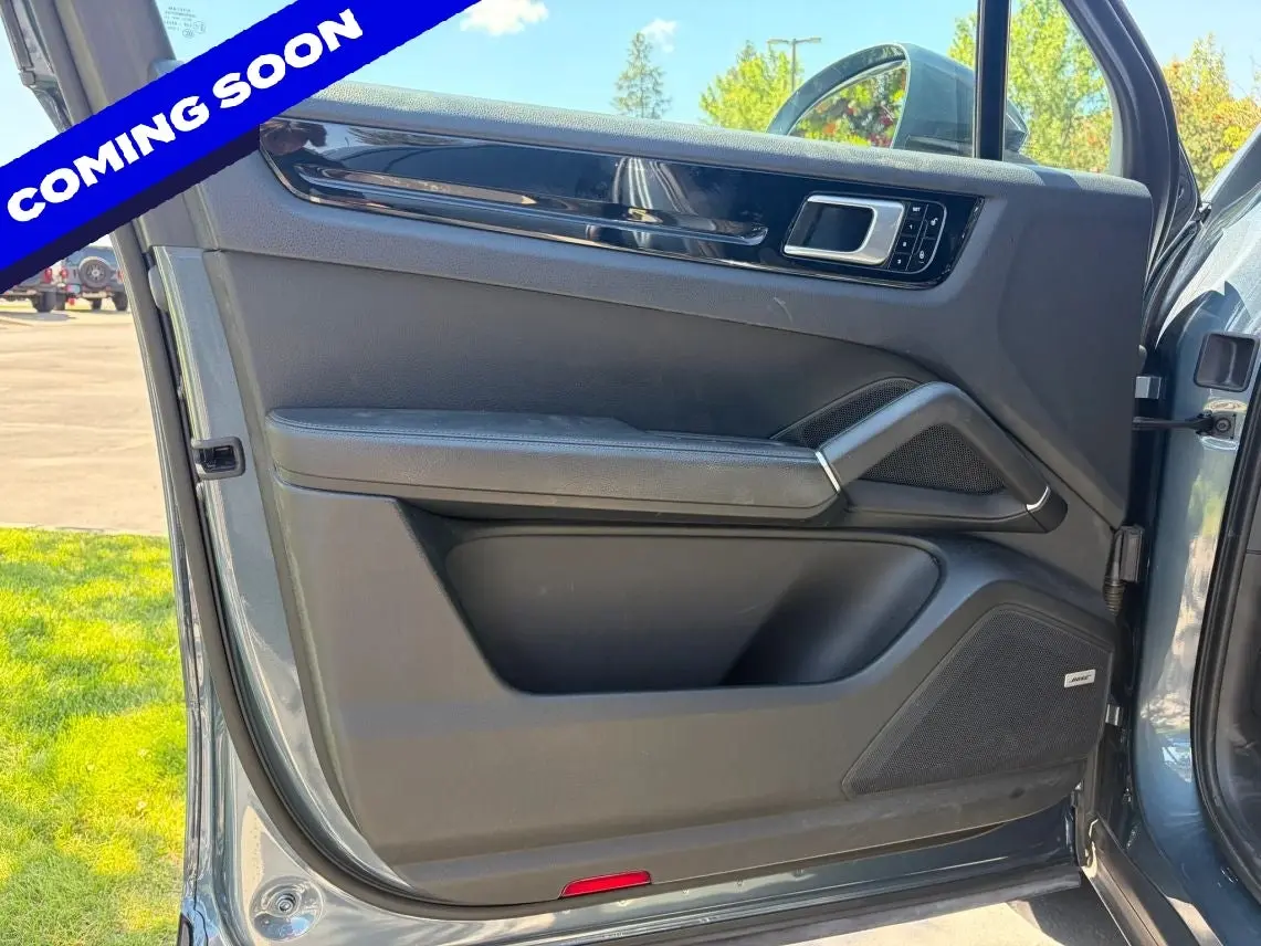 2019 Porsche Cayenne Base photo 4