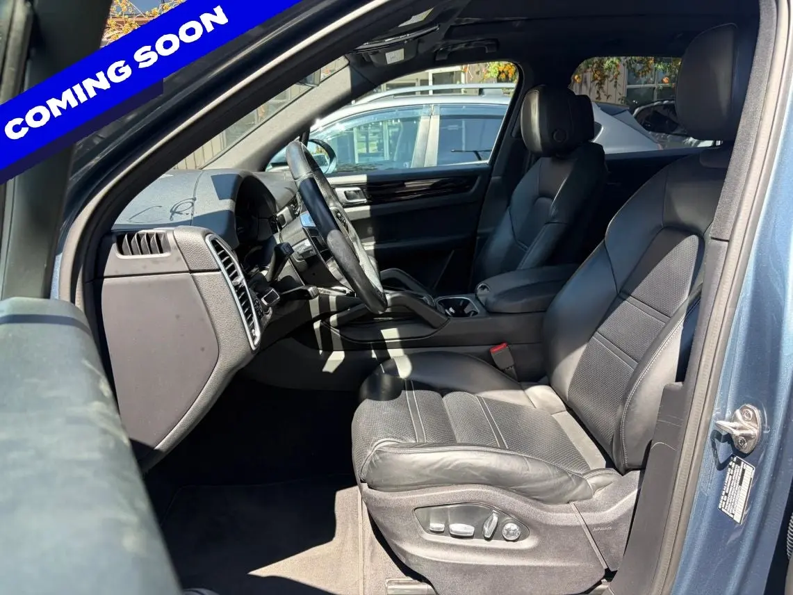 2019 Porsche Cayenne Base photo 5