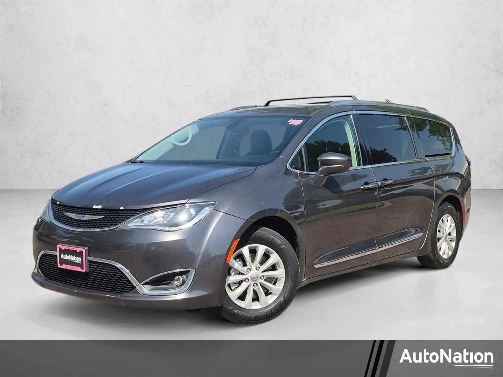 2018 Chrysler Pacifica Touring L photo 1