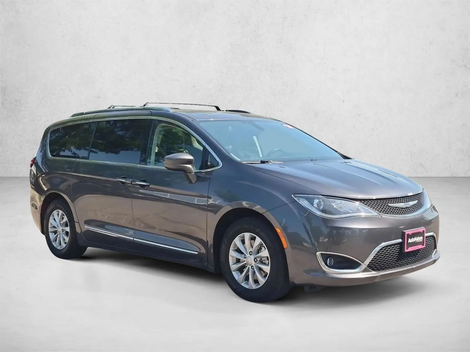 2018 Chrysler Pacifica Touring L photo 3