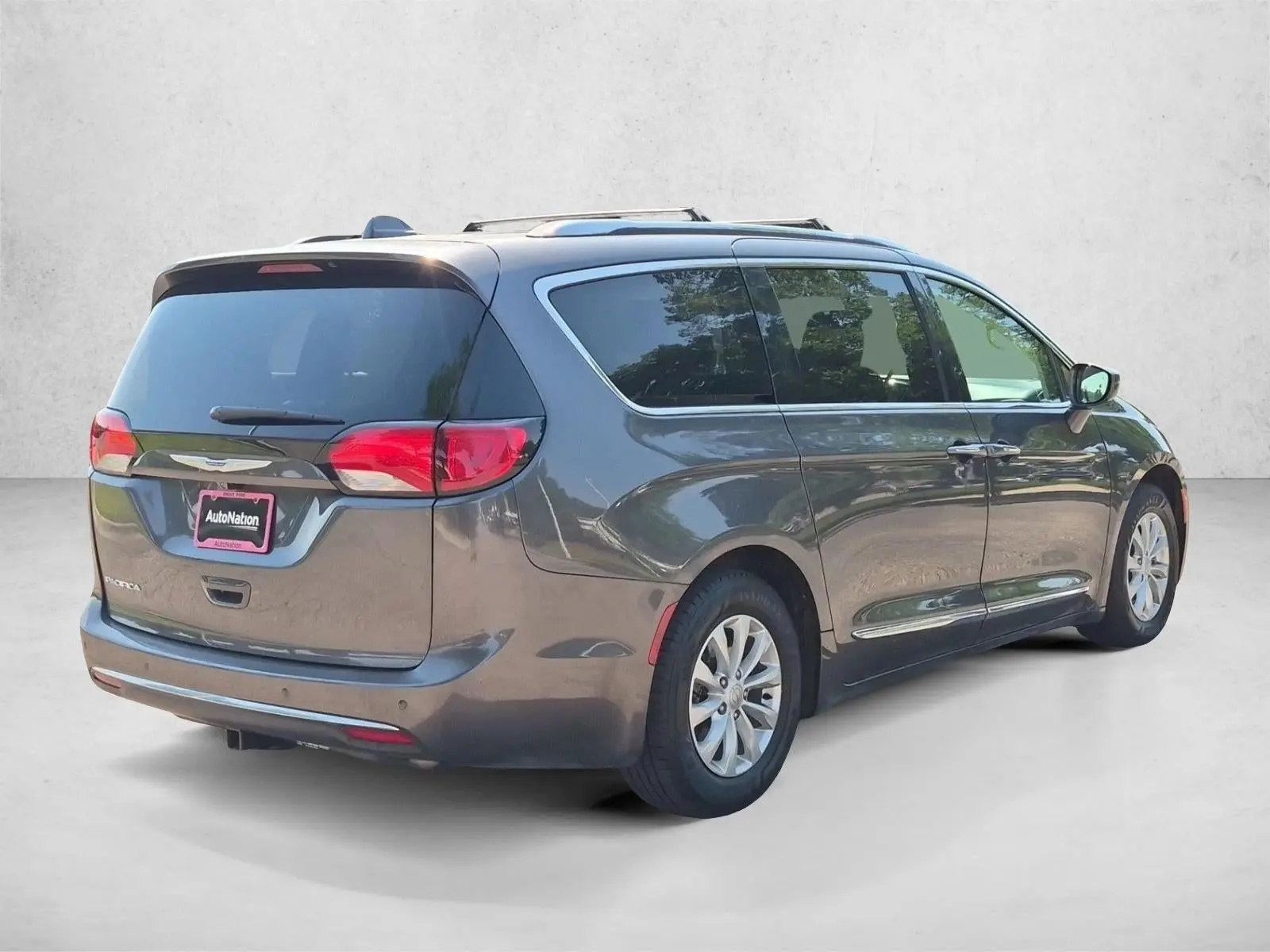 2018 Chrysler Pacifica Touring L photo 5