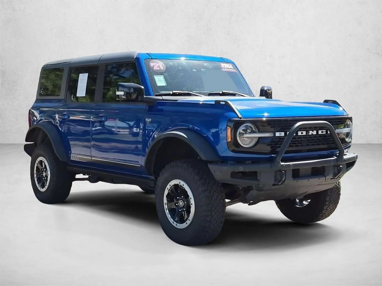 2021 Ford Bronco First Edition 4WD Advanced photo 3