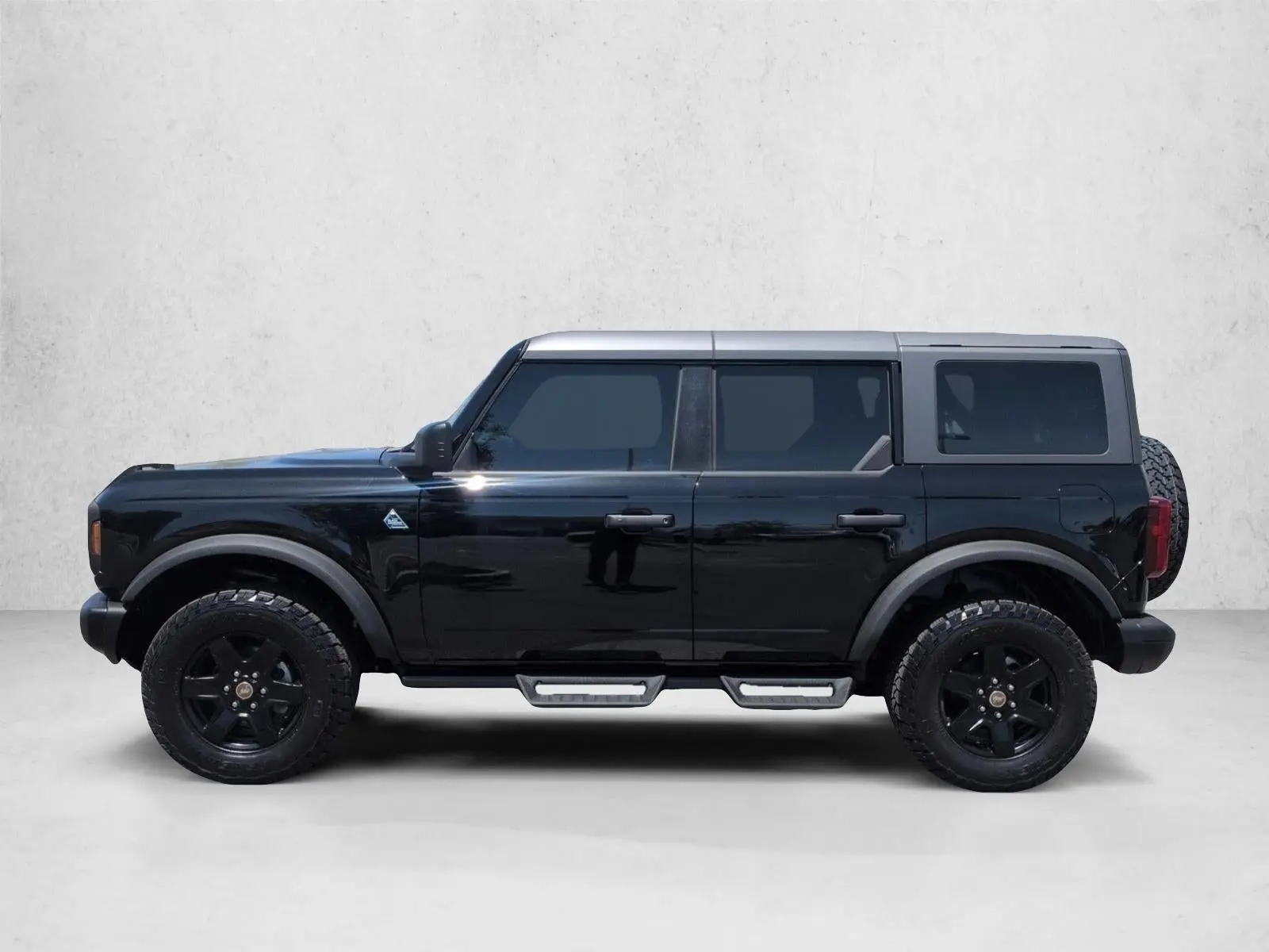 2024 Ford Bronco Black Diamond Mid (322A) 4x4 photo 5