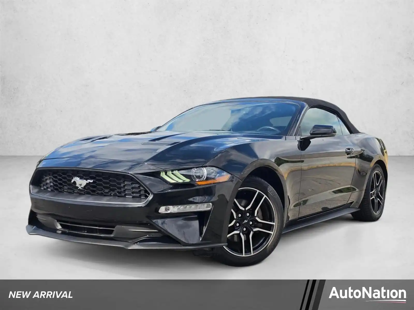 2020 Ford Mustang EcoBoost Convertible's photo