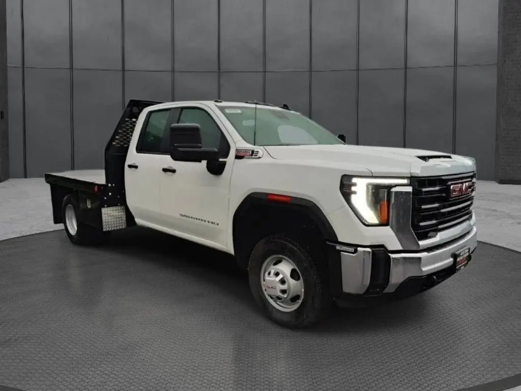 2024 GMC Sierra 4WD Double Cab Long Box DRW Pro photo 3