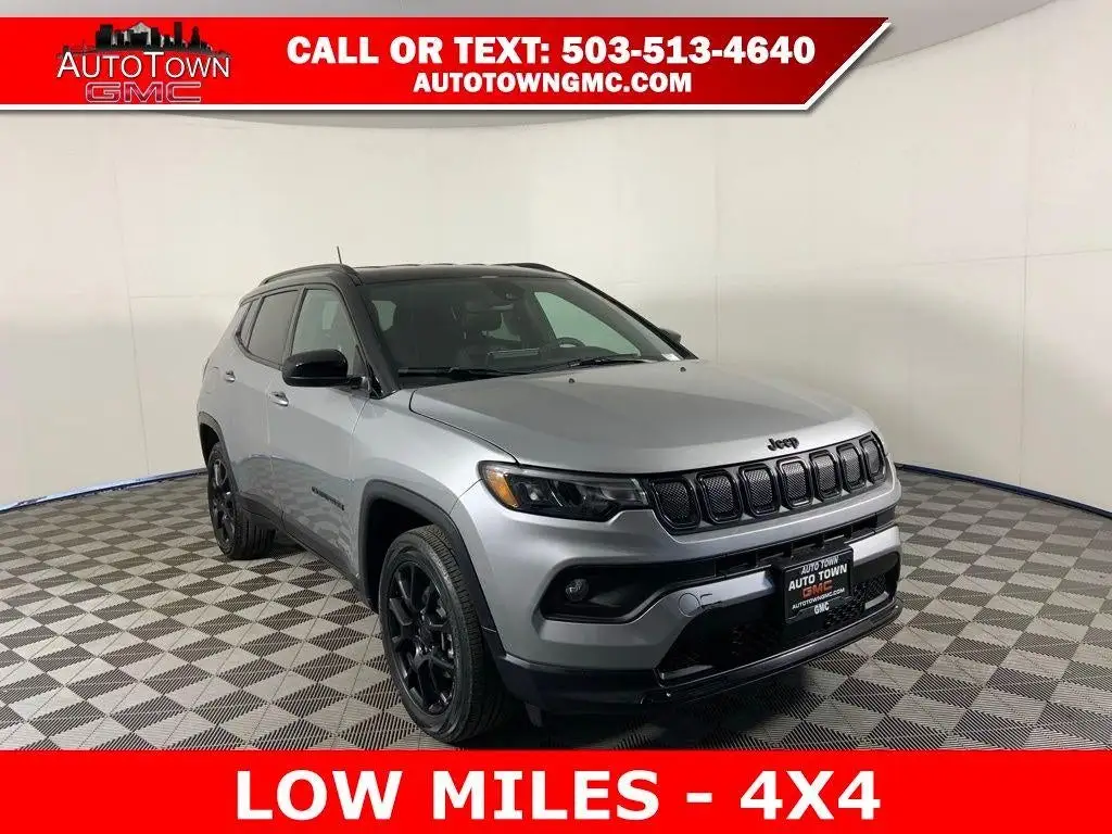 2022 Jeep Compass Altitude 4X4 photo 1