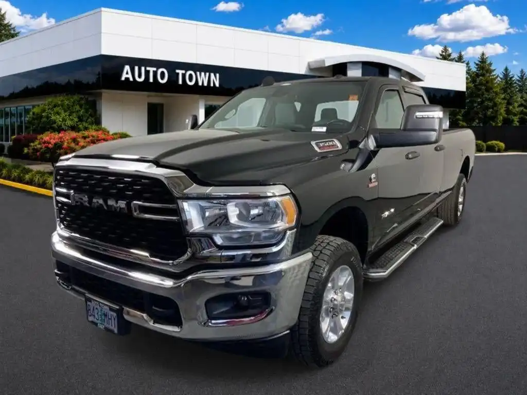 2024 RAM 3500 Big Horn 4X4 Crew Cab LWB's photo