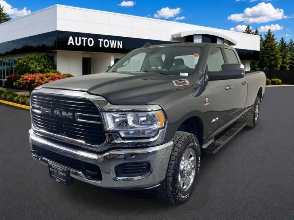 2021 RAM 3500 Big Horn 4X4 Crew Cab LWB's photo