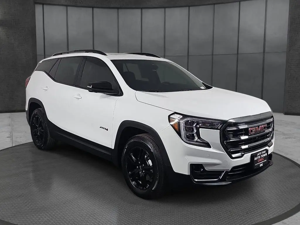2023 GMC Terrain AT4 AWD photo 3