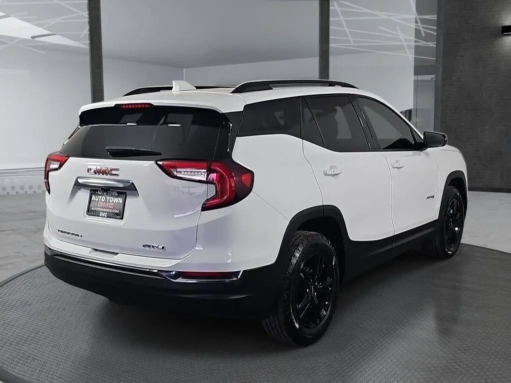 2023 GMC Terrain AT4 AWD photo 5
