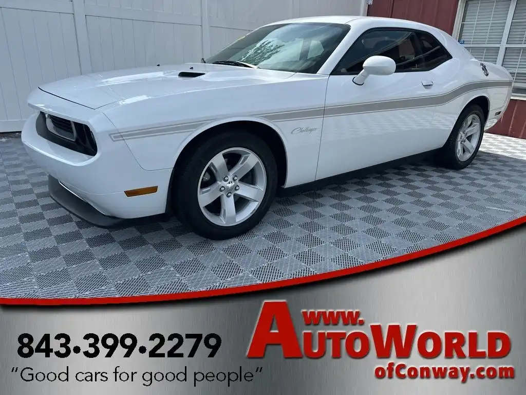 2012 Dodge Challenger SXT's photo