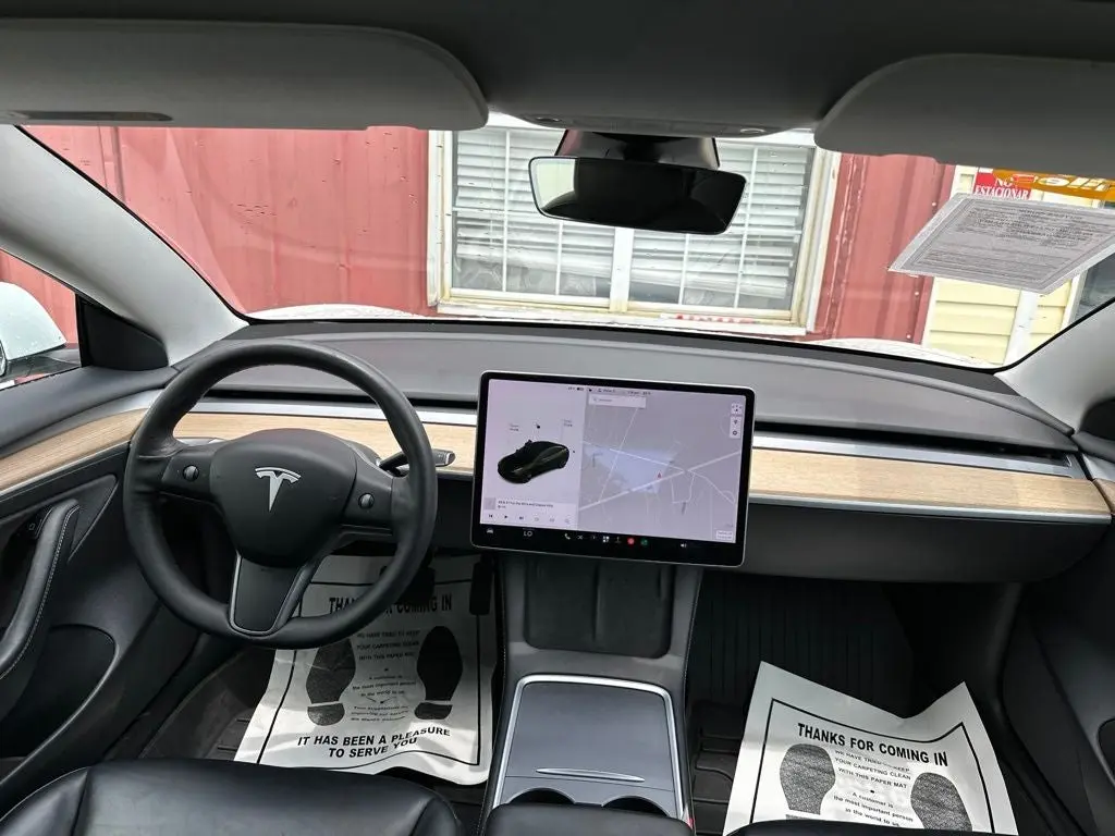 2021 Tesla Model 3 Standard Range Plus photo 4