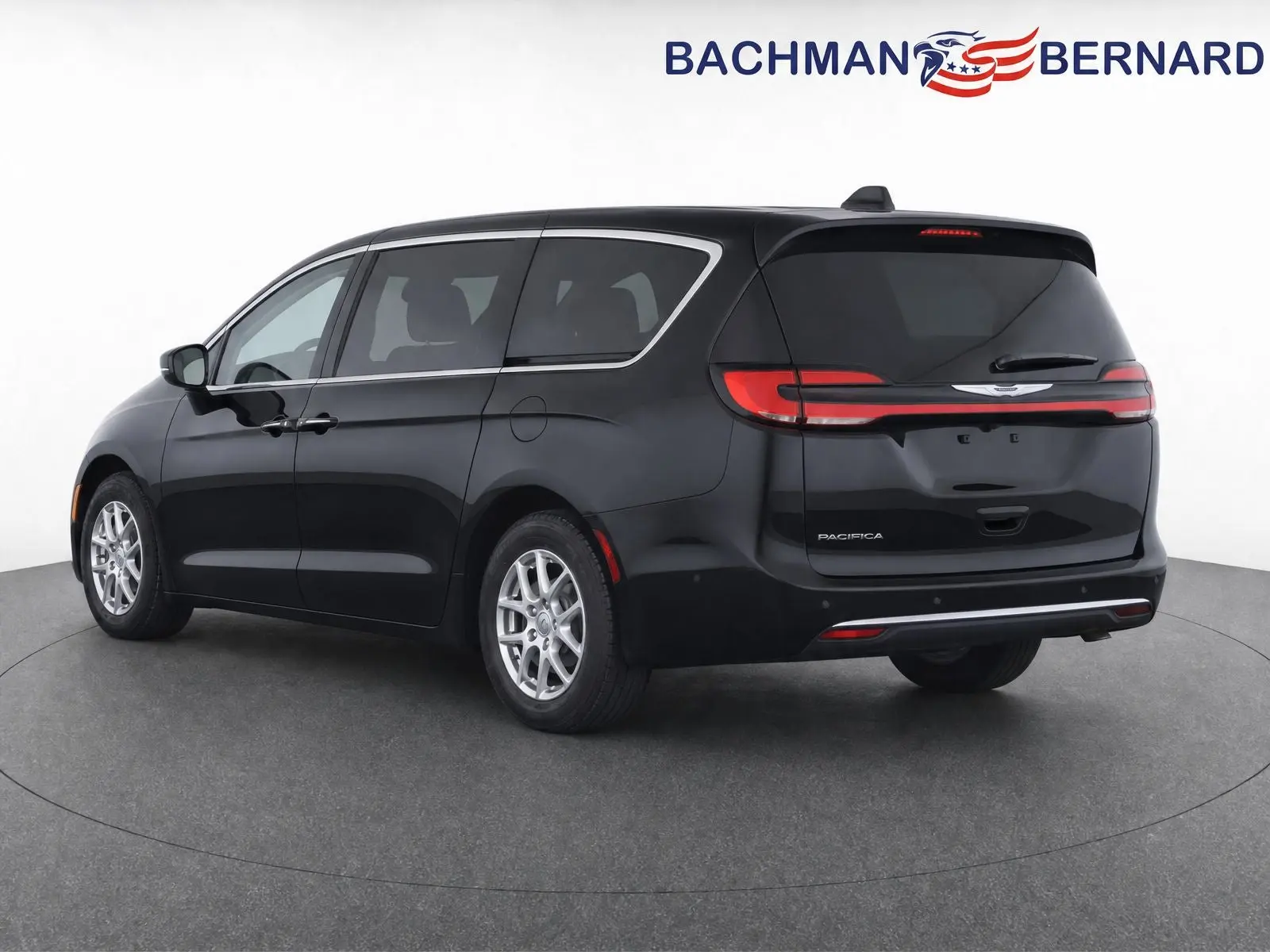 2023 Chrysler Pacifica Touring L photo 5
