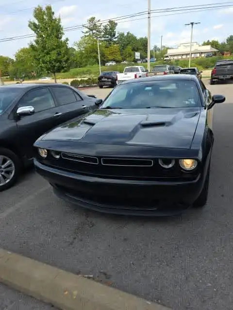 2019 Dodge Challenger SXT Auto's photo