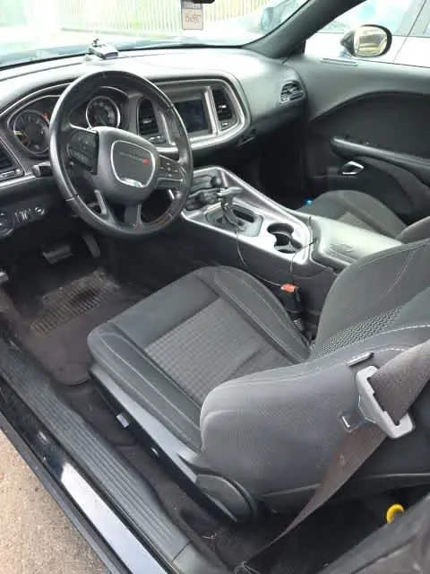 2019 Dodge Challenger SXT Auto photo 3