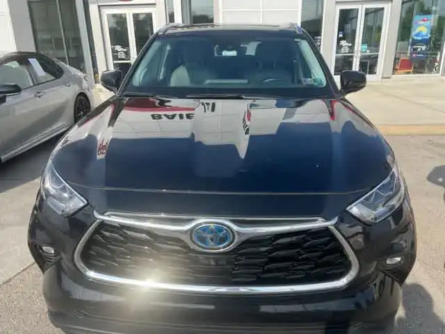 2021 Toyota Highlander Limited Hybrid 4WD's photo