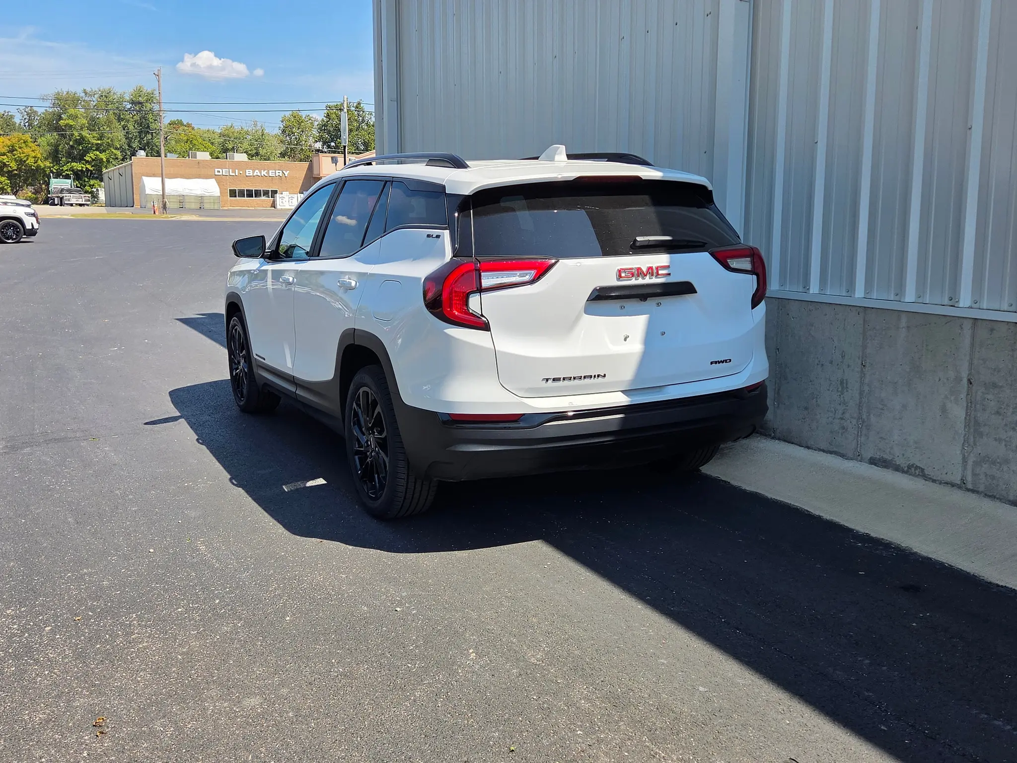 2024 GMC Terrain SLE AWD photo 3