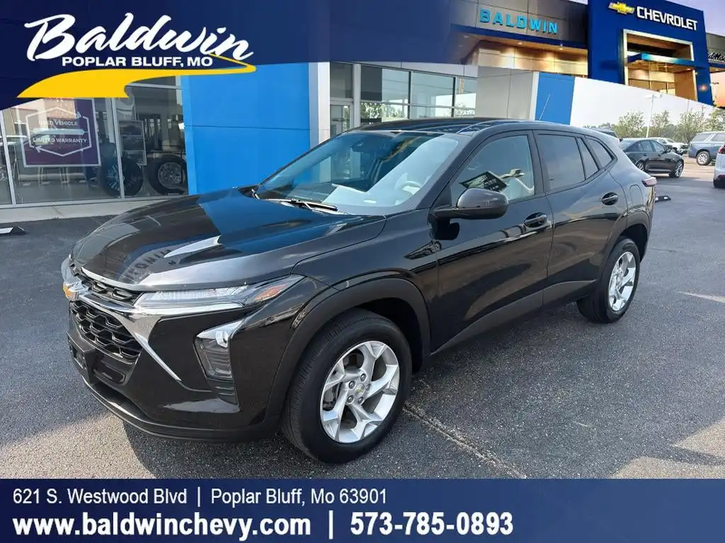 2024 Chevrolet Trax LS's photo